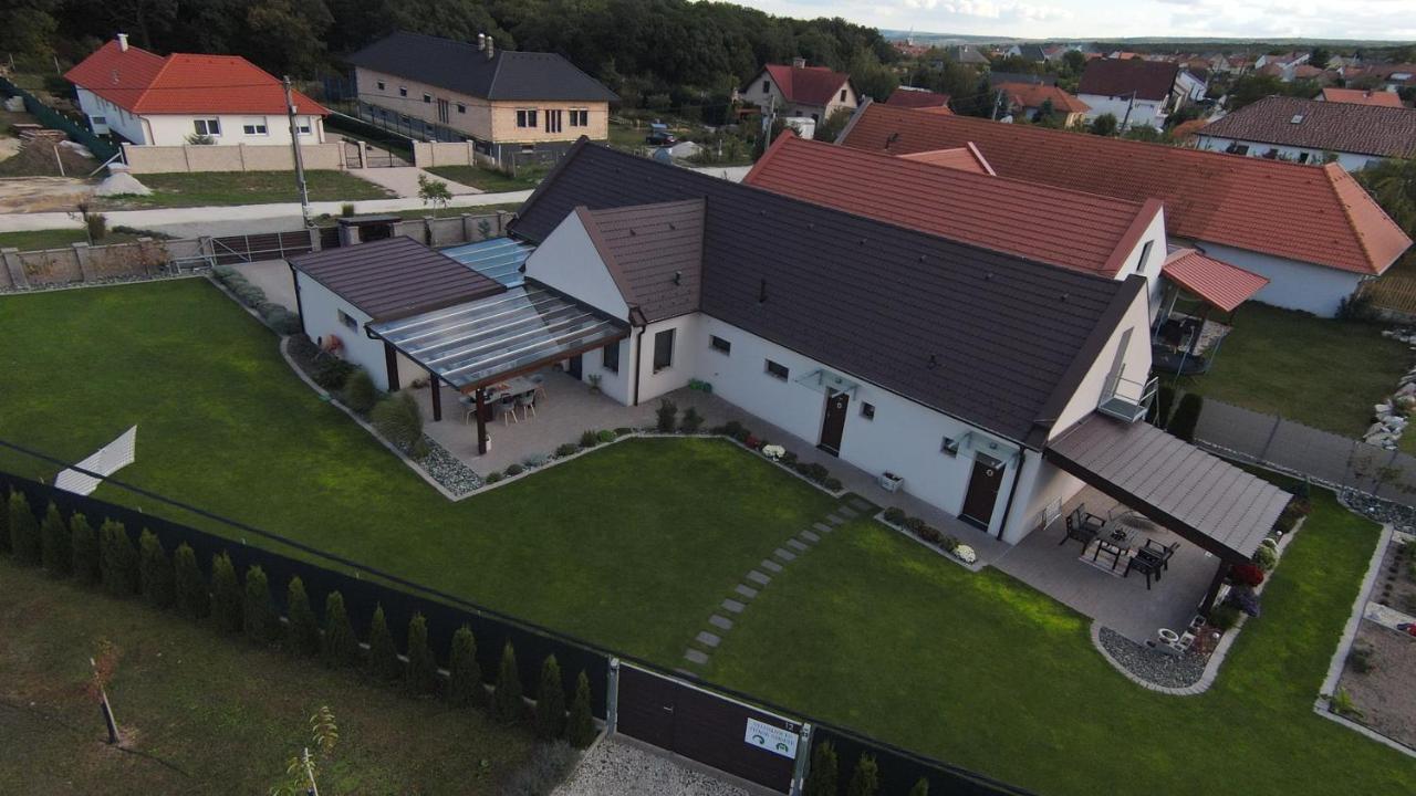 Appartement Oelyv à Fertőrákos Extérieur photo